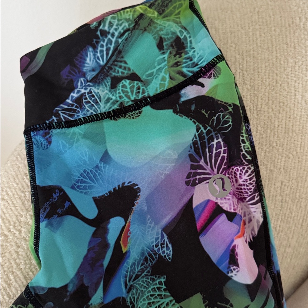 Rare tropical Lululemon Multicolor Patterned Leggings